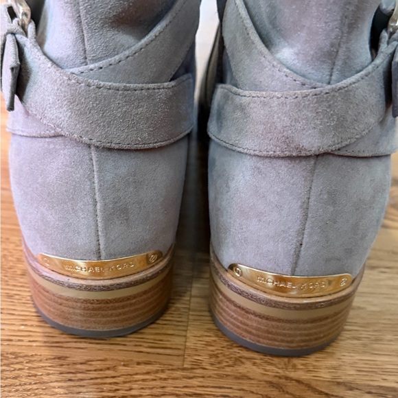 MK by Michael Kors Salem Tan Suede and Leather Ankle Booties Size 7.5. - Picture 6 of 14